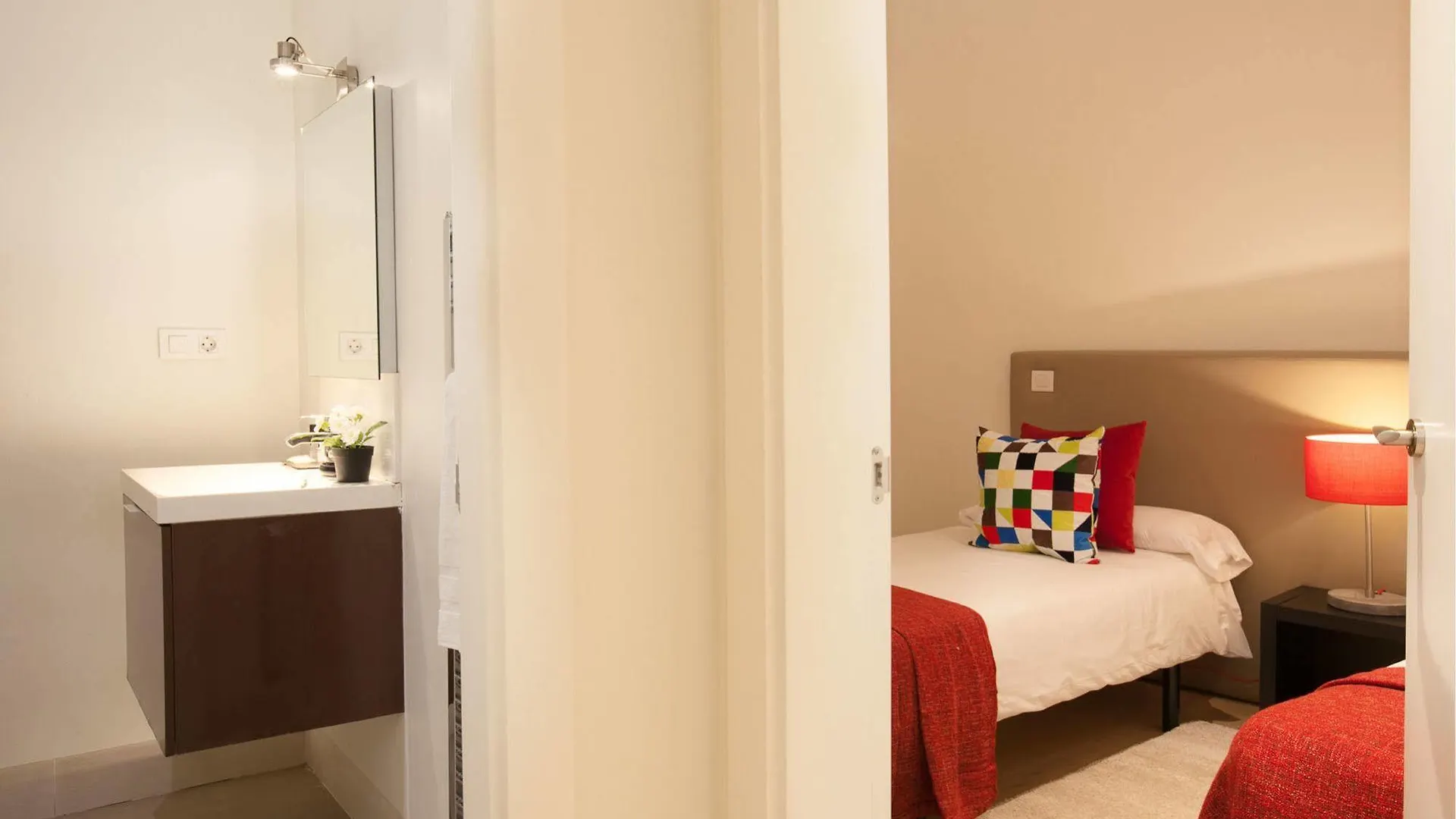 Rent Top Apartments Diagonal-Aribau Barcelona Hotel