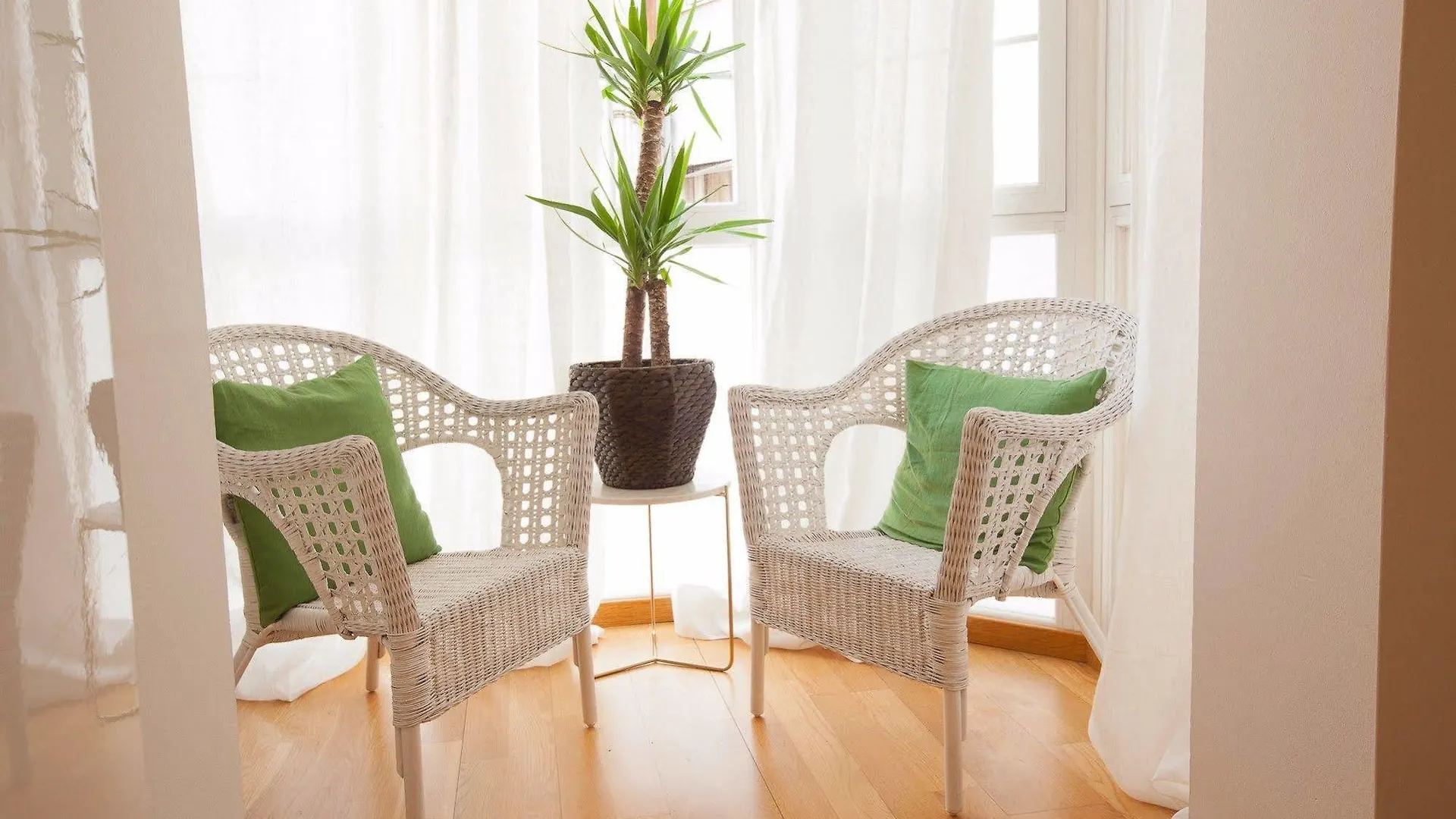 Rent Top Apartments Diagonal-Aribau Barcelona 3*,