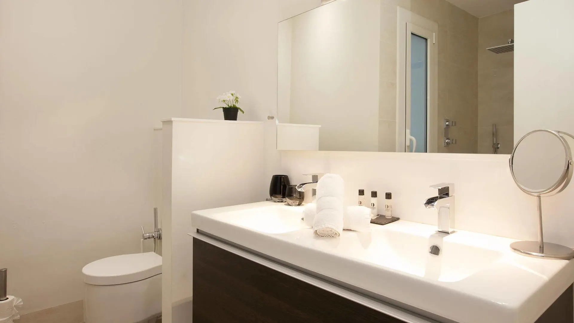 Rent Top Apartments Diagonal-Aribau Barcelona Hotel