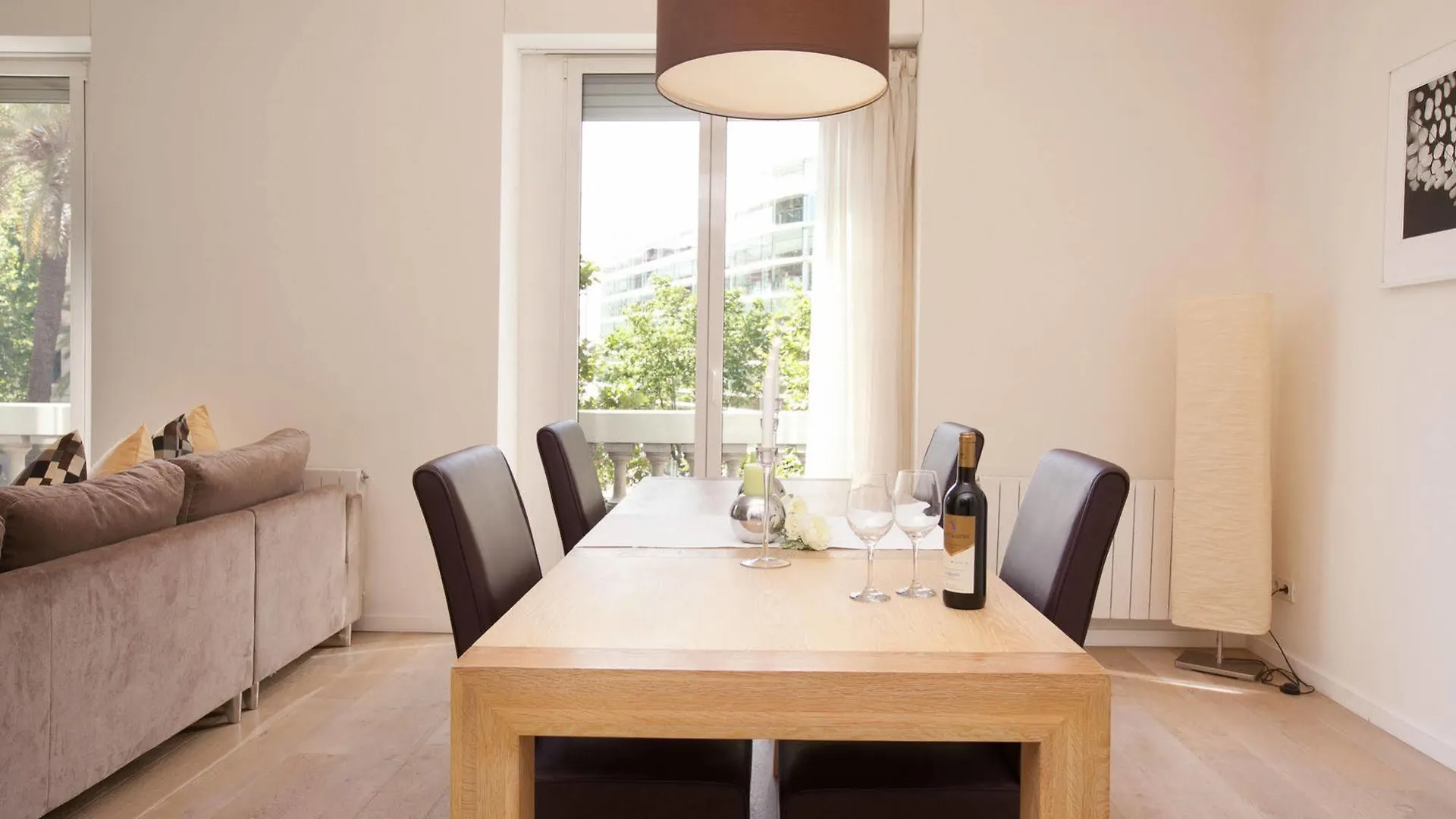 Rent Top Apartments Diagonal-Aribau Barcelona 3*,