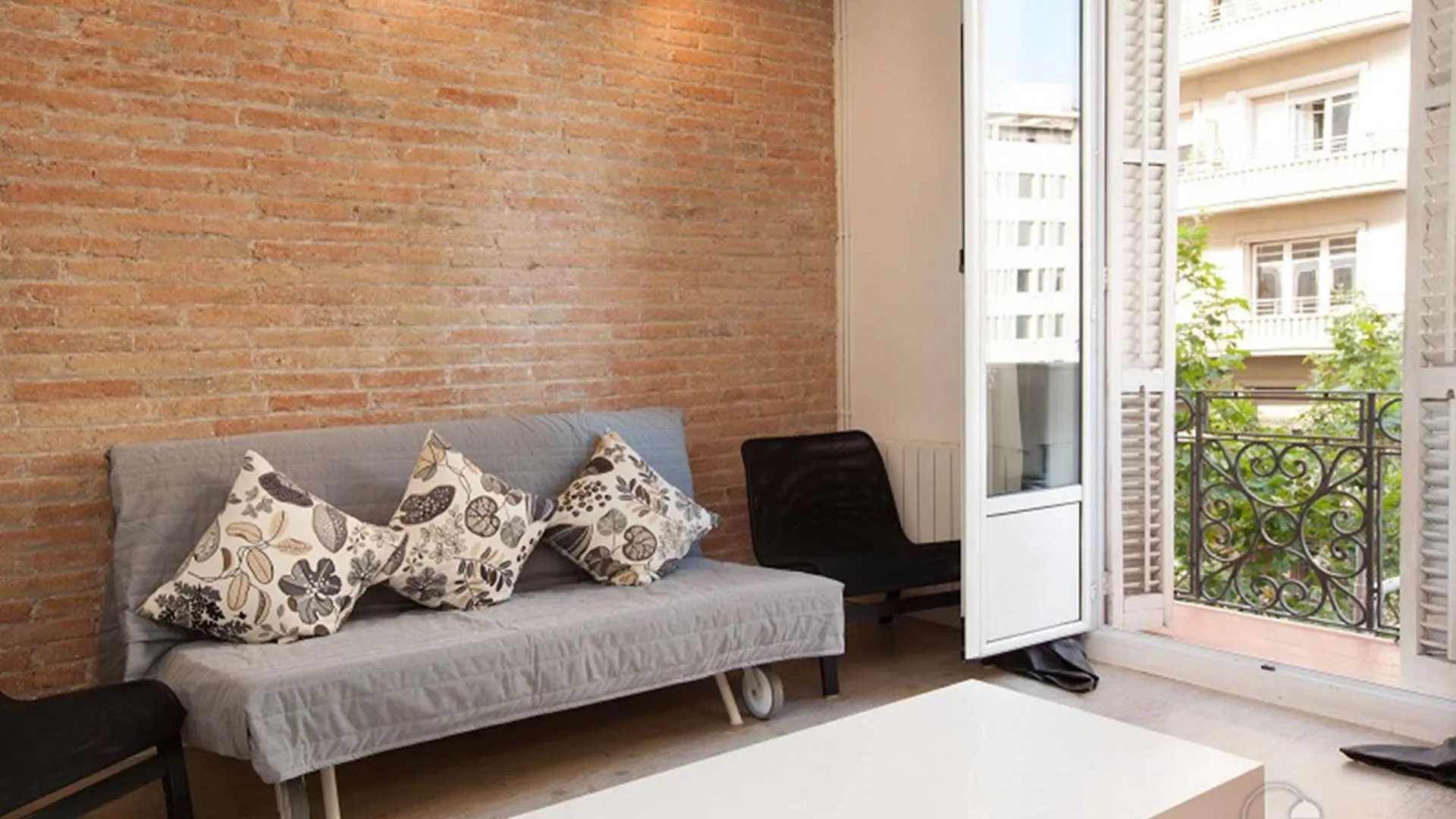 Rent Top Apartments Diagonal-Aribau Barcelona