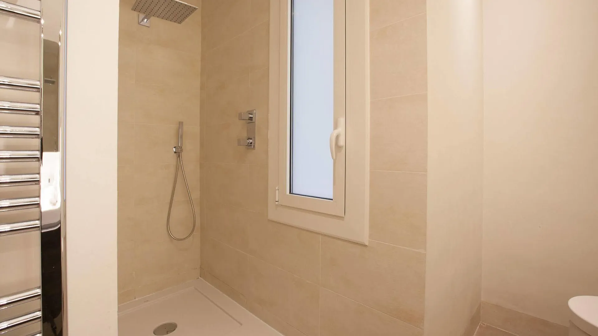 *** Hotel Rent Top Apartments Diagonal-Aribau Barcelona Spain