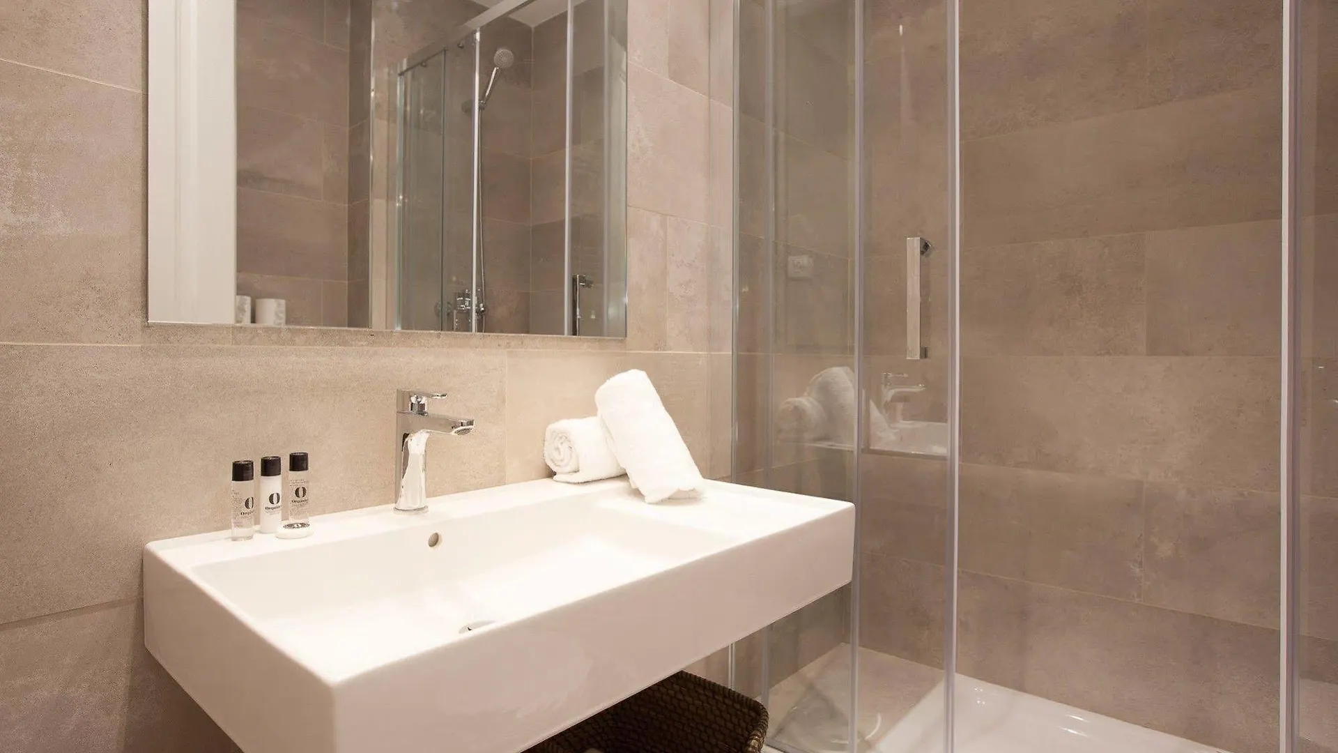 Rent Top Apartments Diagonal-Aribau Barcelona 3*,  Spain