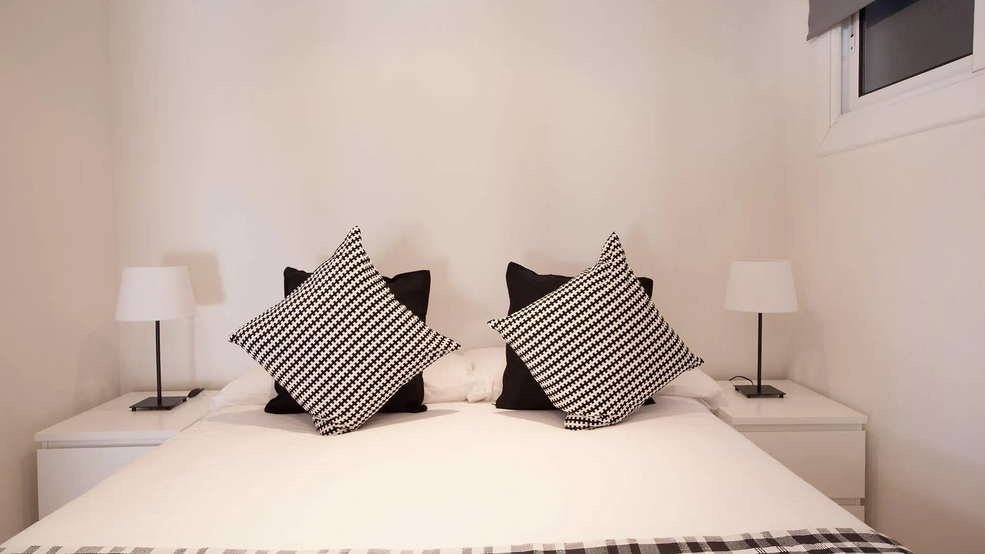 Rent Top Apartments Diagonal-Aribau Barcelona Hotel