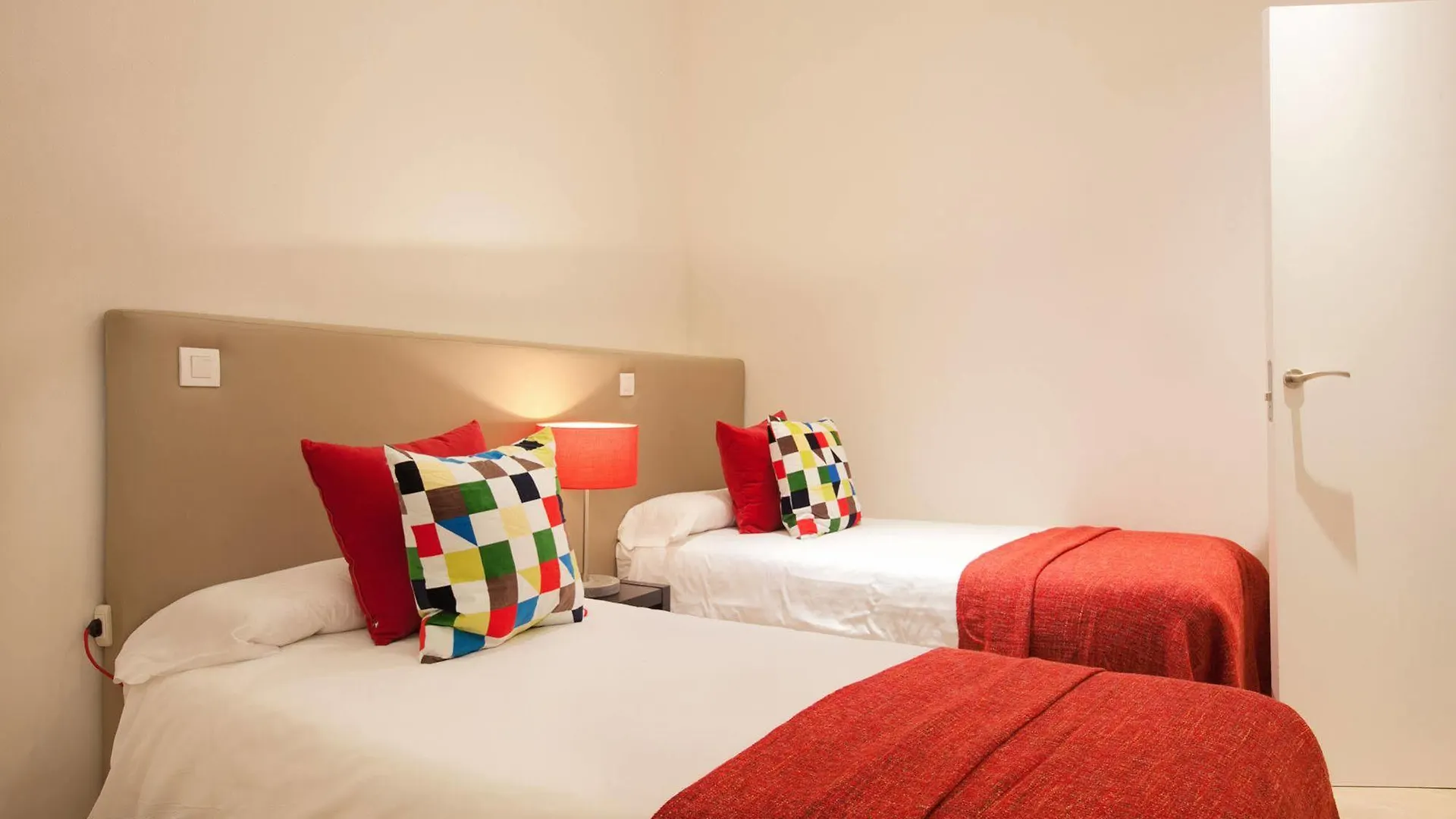 *** Hotel Rent Top Apartments Diagonal-Aribau Barcelona Spain
